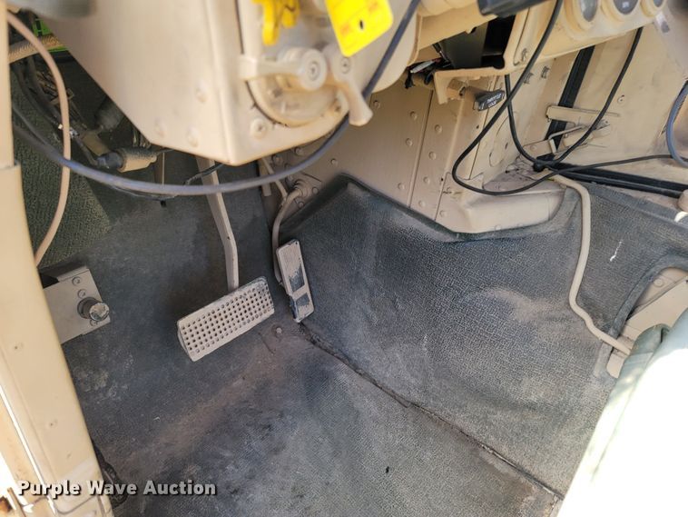 image for item LN9702 1986 Am General M998 Humvee  SUV