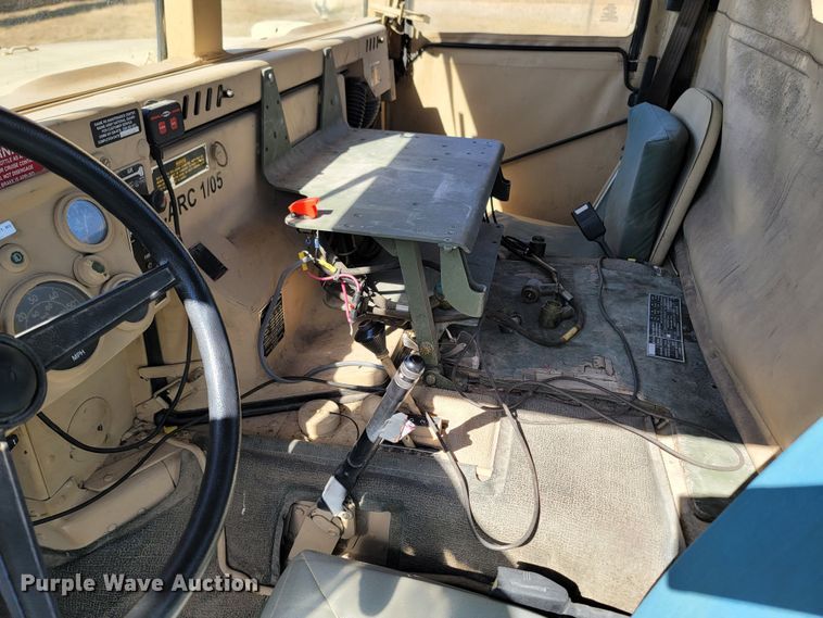 image for item LN9702 1986 Am General M998 Humvee  SUV