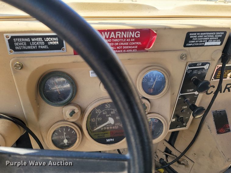 image for item LN9702 1986 Am General M998 Humvee  SUV