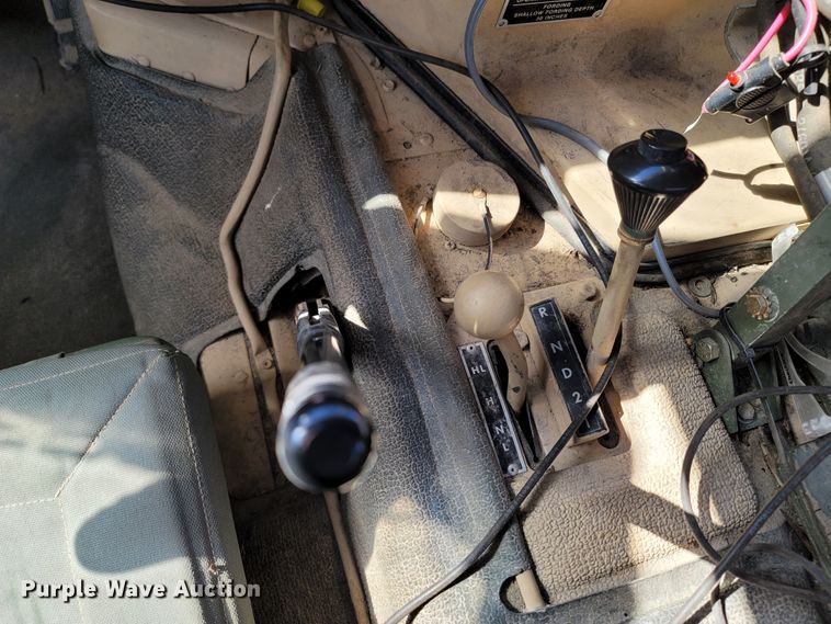 image for item LN9702 1986 Am General M998 Humvee  SUV