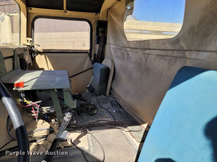 image for item LN9702 1986 Am General M998 Humvee  SUV