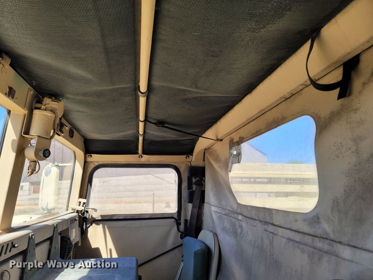 image for item LN9702 1986 Am General M998 Humvee  SUV