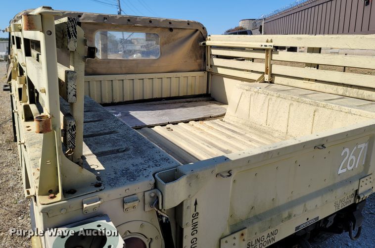 image for item LN9702 1986 Am General M998 Humvee  SUV