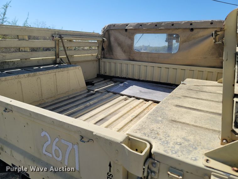 image for item LN9702 1986 Am General M998 Humvee  SUV