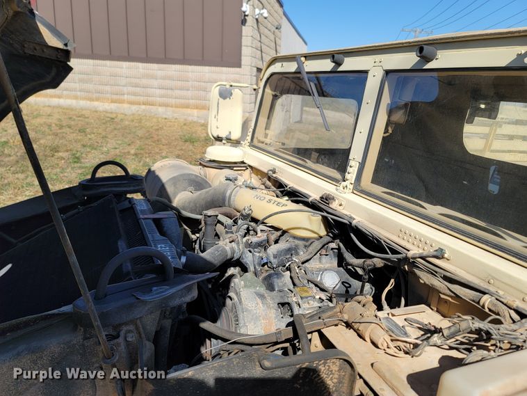 image for item LN9702 1986 Am General M998 Humvee  SUV