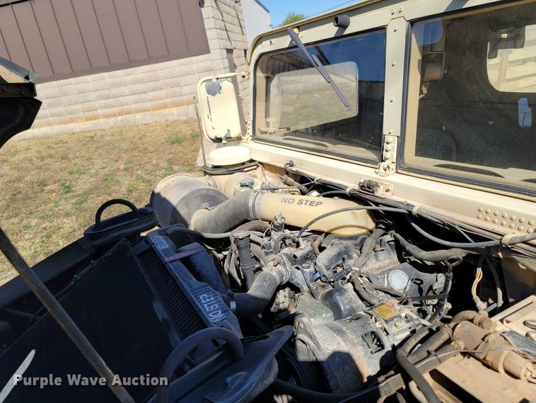 image for item LN9702 1986 Am General M998 Humvee  SUV