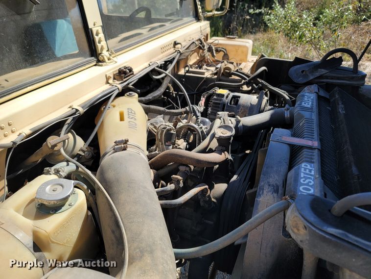 image for item LN9702 1986 Am General M998 Humvee  SUV