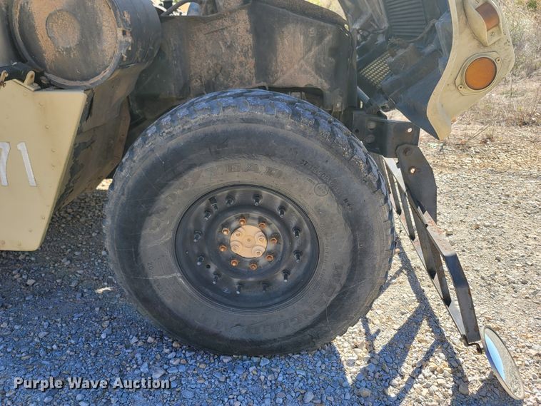 image for item LN9702 1986 Am General M998 Humvee  SUV