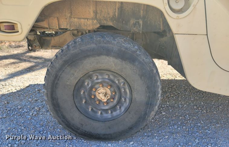 image for item LN9702 1986 Am General M998 Humvee  SUV