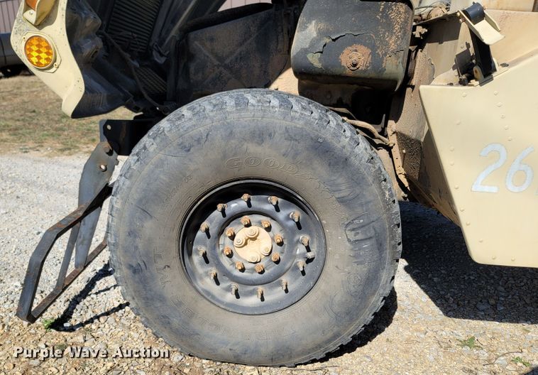 image for item LN9702 1986 Am General M998 Humvee  SUV