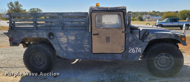 image for item LN9703 1986 Am General M998 Humvee  SUV