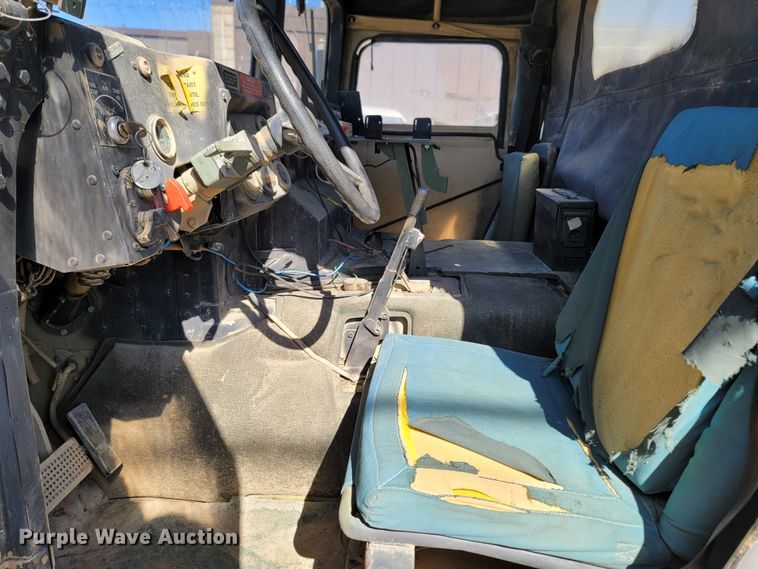 image for item LN9703 1986 Am General M998 Humvee  SUV