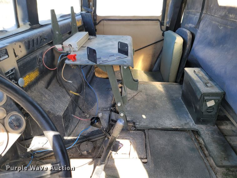 image for item LN9703 1986 Am General M998 Humvee  SUV