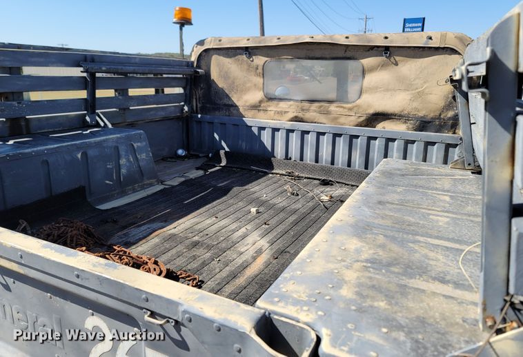 image for item LN9703 1986 Am General M998 Humvee  SUV