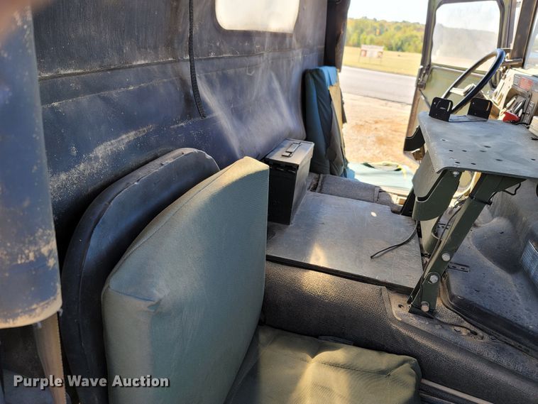 image for item LN9703 1986 Am General M998 Humvee  SUV