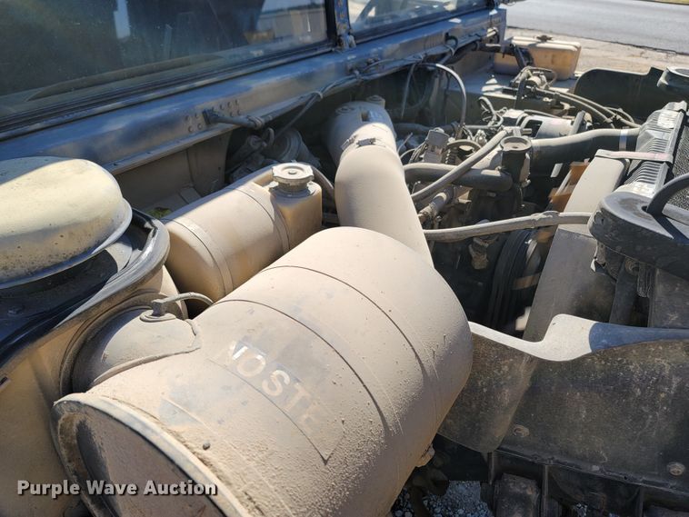 image for item LN9703 1986 Am General M998 Humvee  SUV