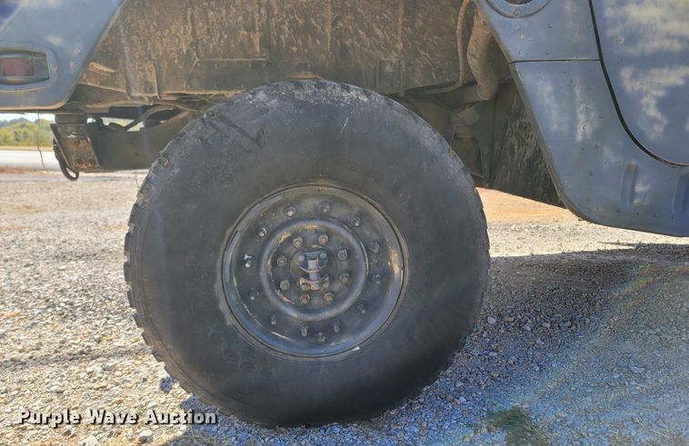 image for item LN9703 1986 Am General M998 Humvee  SUV