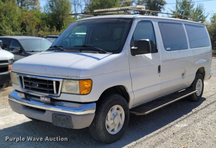 image for item LN9705 2003 Ford E350 Super Duty  van