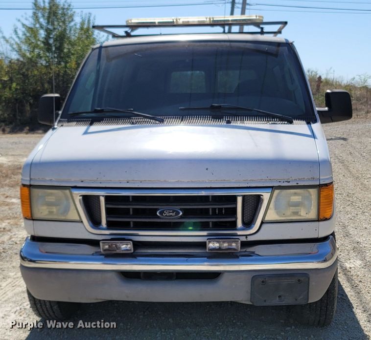 image for item LN9705 2003 Ford E350 Super Duty  van