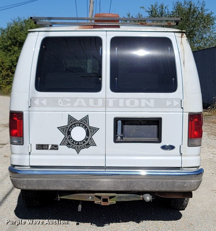 image for item LN9705 2003 Ford E350 Super Duty  van