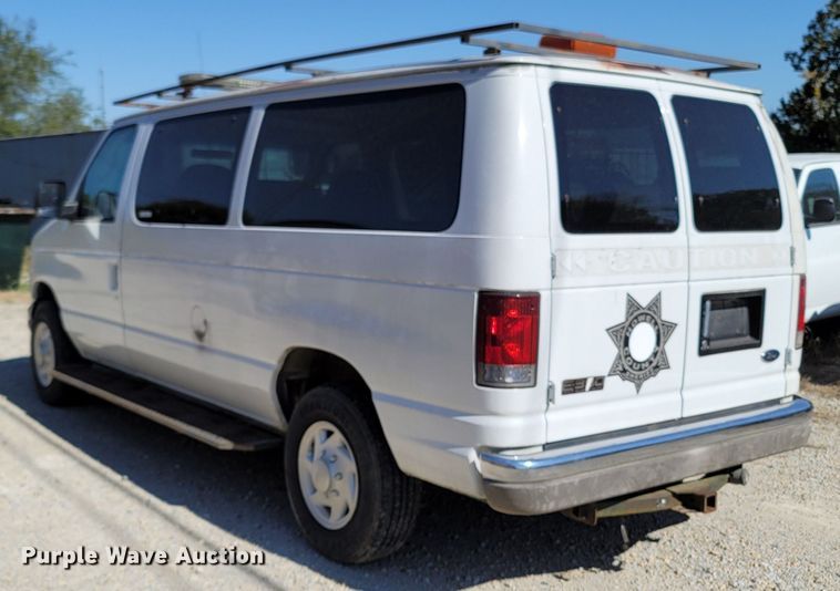 image for item LN9705 2003 Ford E350 Super Duty  van