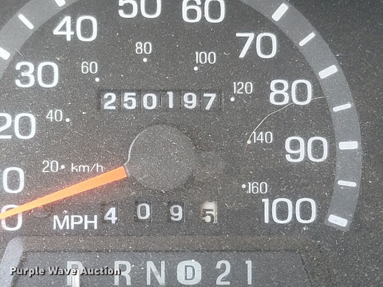 image for item LN9705 2003 Ford E350 Super Duty  van