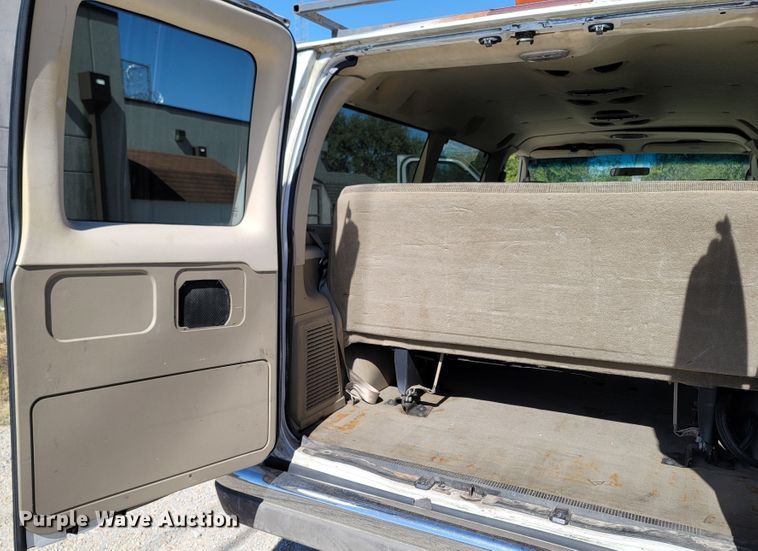 image for item LN9705 2003 Ford E350 Super Duty  van