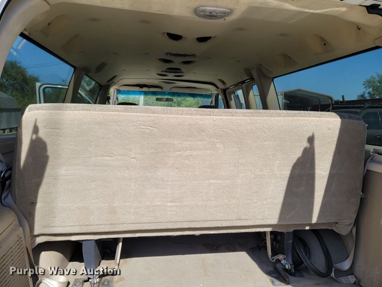 image for item LN9705 2003 Ford E350 Super Duty  van
