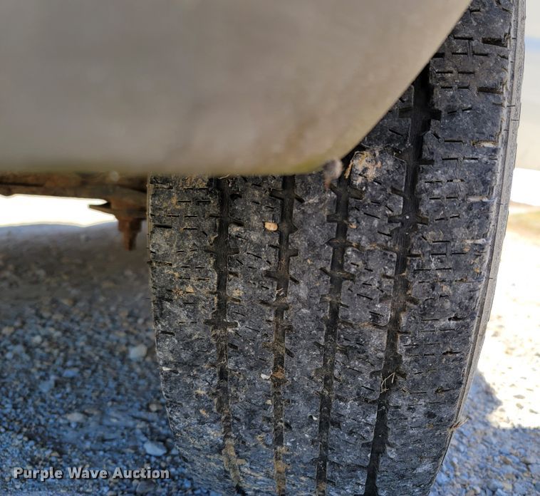 image for item LN9705 2003 Ford E350 Super Duty  van