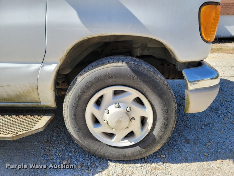 image for item LN9705 2003 Ford E350 Super Duty  van