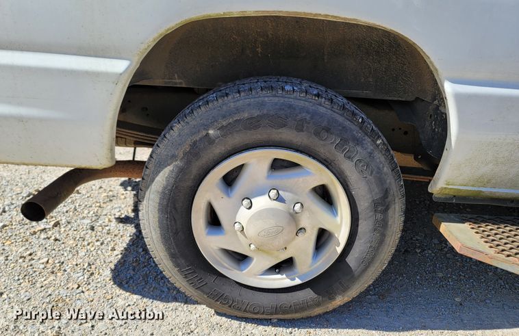 image for item LN9705 2003 Ford E350 Super Duty  van