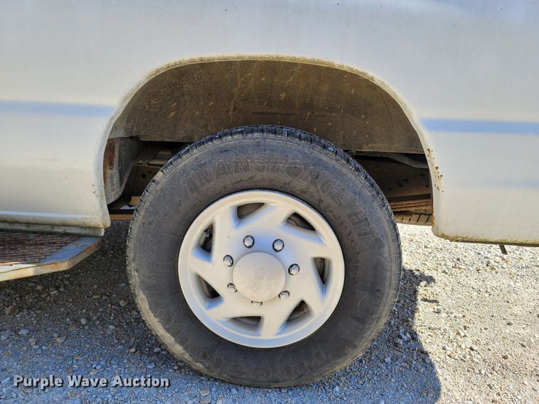 image for item LN9705 2003 Ford E350 Super Duty  van