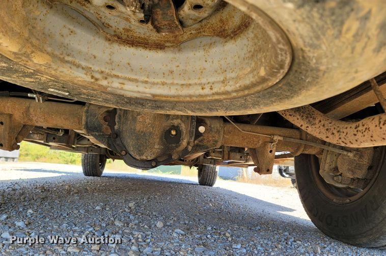 image for item LN9705 2003 Ford E350 Super Duty  van