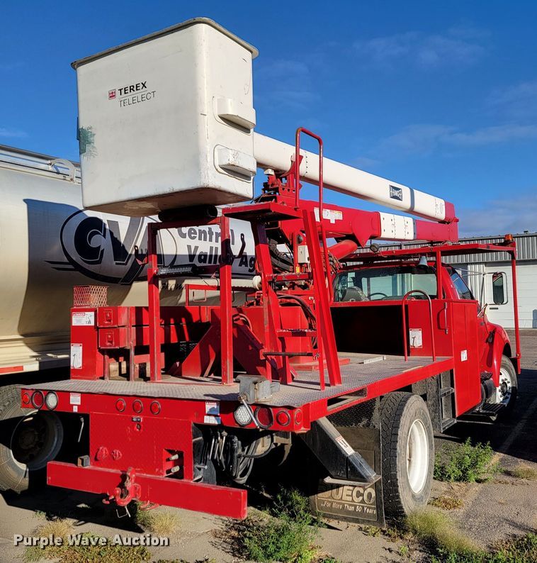 image for item LO9284 2005 Ford F750 Super Duty  bucket truck