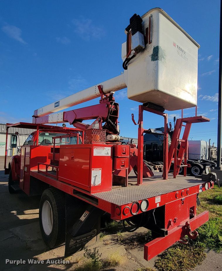 image for item LO9284 2005 Ford F750 Super Duty  bucket truck