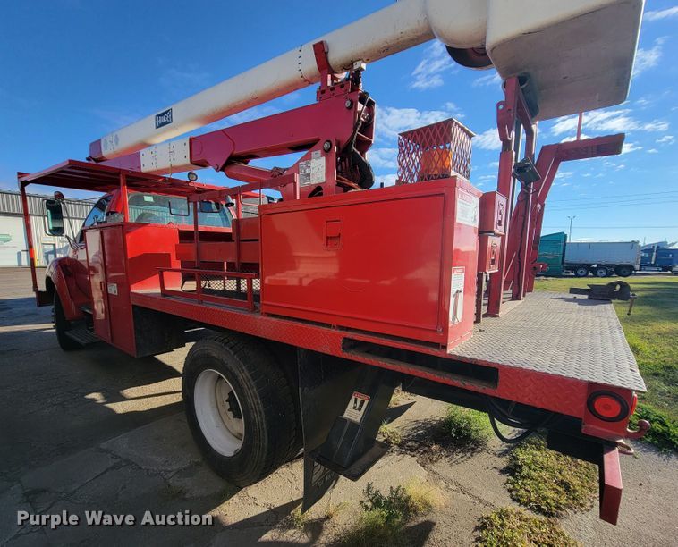image for item LO9284 2005 Ford F750 Super Duty  bucket truck