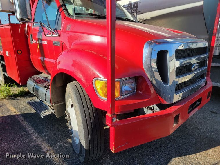 image for item LO9284 2005 Ford F750 Super Duty  bucket truck