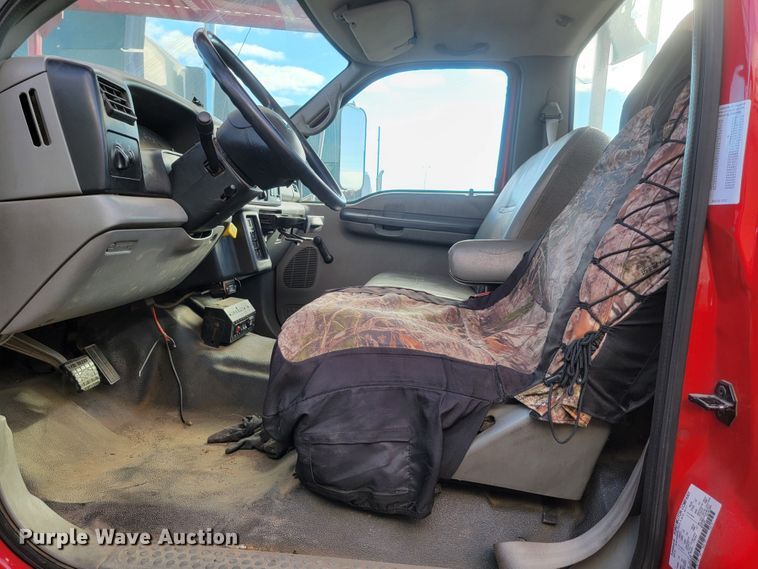 image for item LO9284 2005 Ford F750 Super Duty  bucket truck