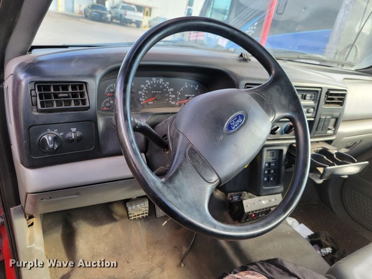 image for item LO9284 2005 Ford F750 Super Duty  bucket truck