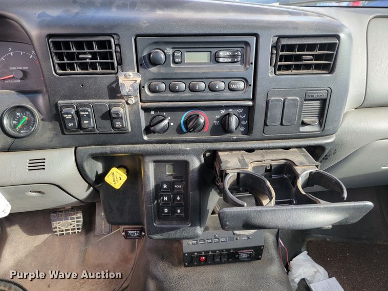 image for item LO9284 2005 Ford F750 Super Duty  bucket truck