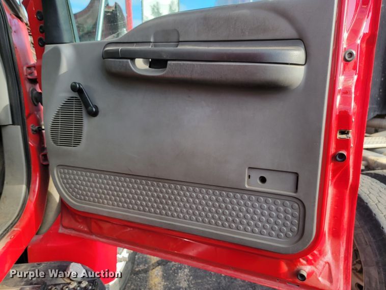 image for item LO9284 2005 Ford F750 Super Duty  bucket truck