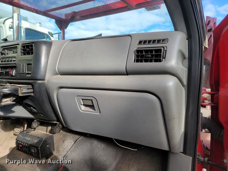 image for item LO9284 2005 Ford F750 Super Duty  bucket truck