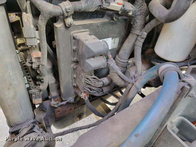 image for item LO9284 2005 Ford F750 Super Duty  bucket truck