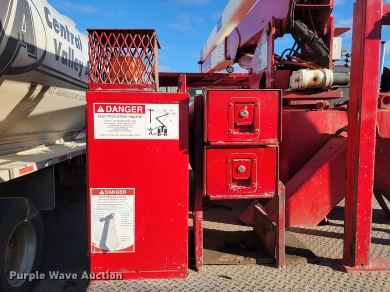 image for item LO9284 2005 Ford F750 Super Duty  bucket truck