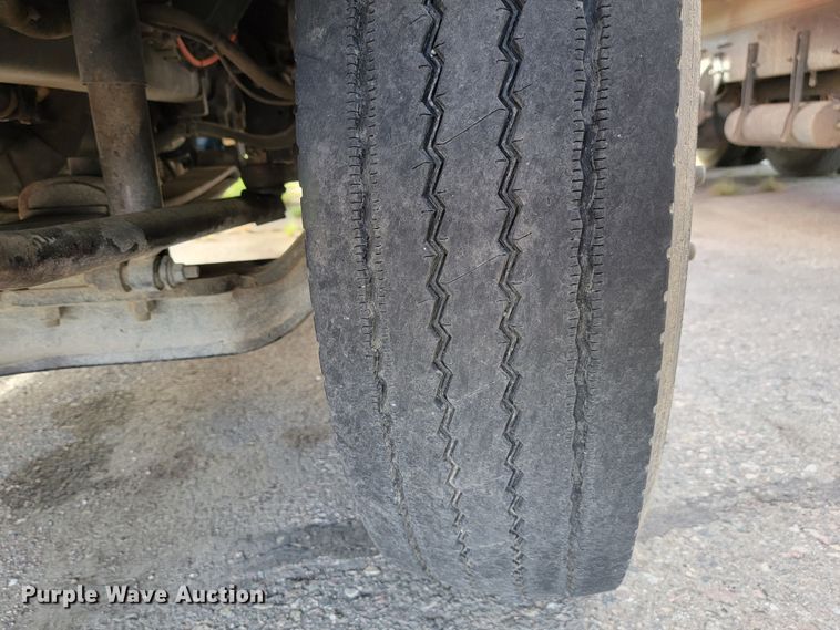 image for item LO9284 2005 Ford F750 Super Duty  bucket truck