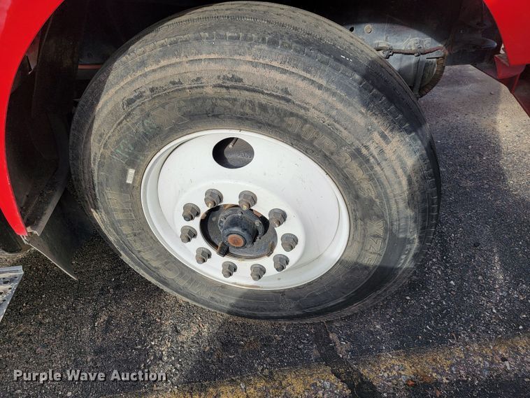 image for item LO9284 2005 Ford F750 Super Duty  bucket truck