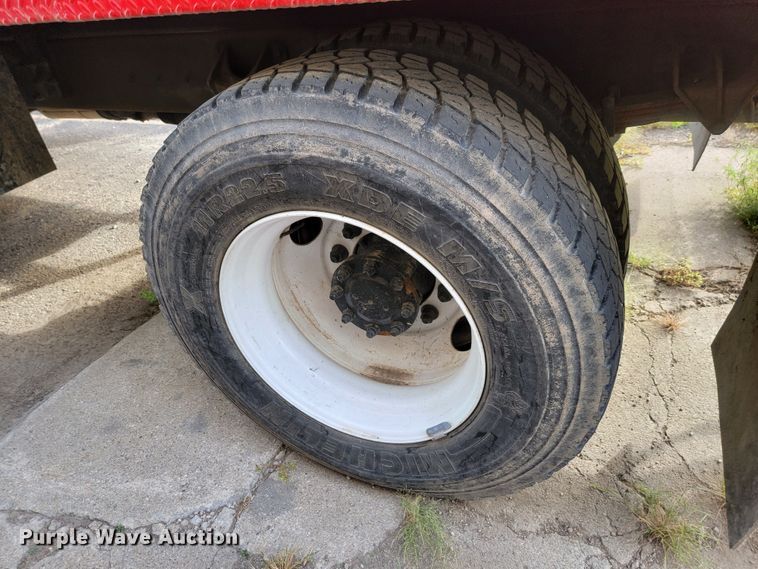 image for item LO9284 2005 Ford F750 Super Duty  bucket truck