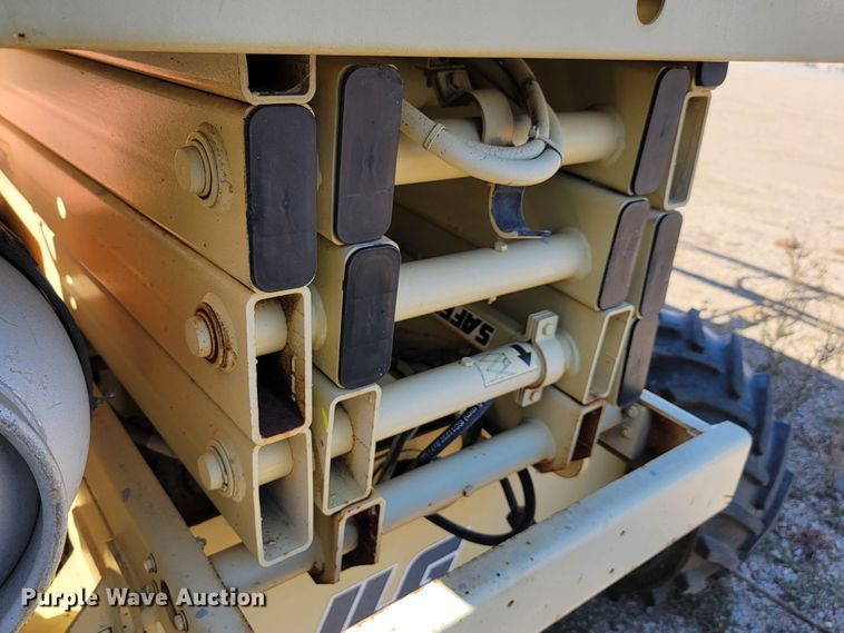 image for item LO9291 1998 JLG 26MRT  scissor lift