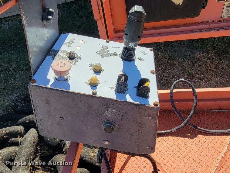 image for item LO9291 1998 JLG 26MRT  scissor lift