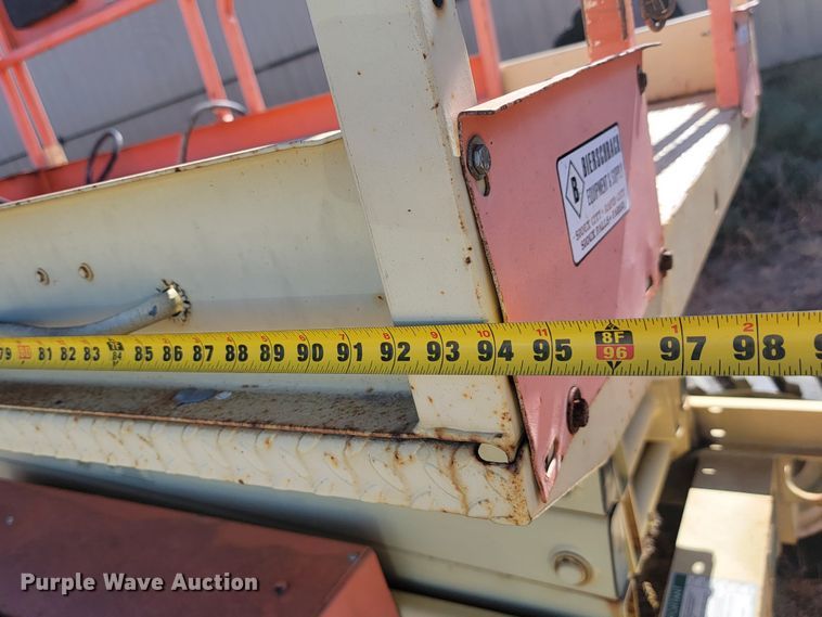 image for item LO9291 1998 JLG 26MRT  scissor lift